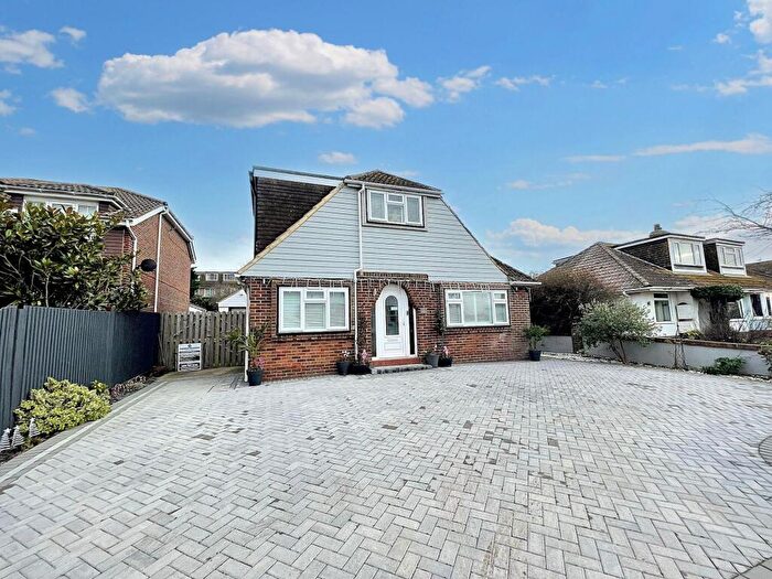 4 Bedroom Detached House For Sale In Central Avenue, Telscombe Cliffs, BN10