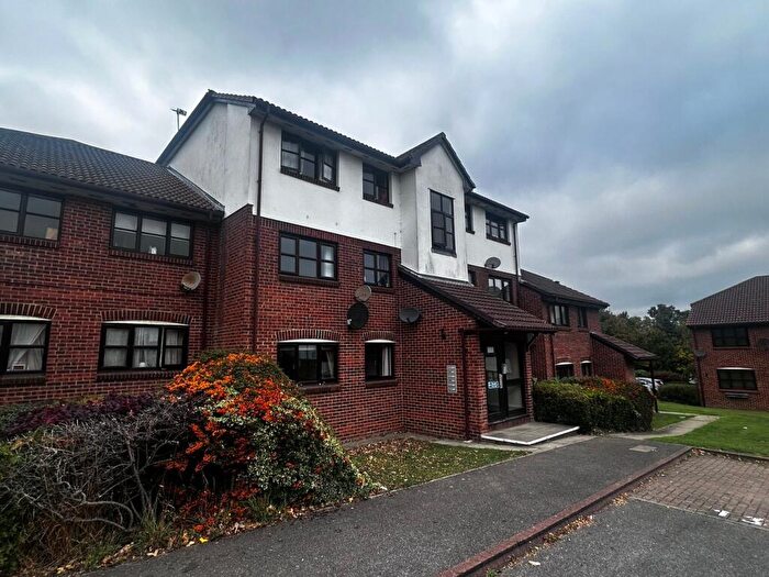 2 Bedroom Flat To Rent In Chalice Way, Greenhithe, DA9