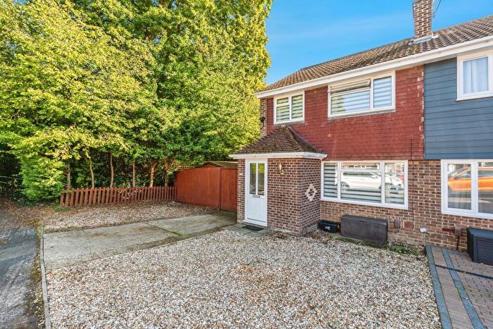 3 Bedroom Semi-Detached House For Sale In Silvers Wood, Calmore, Southampton, Hampshire, SO40