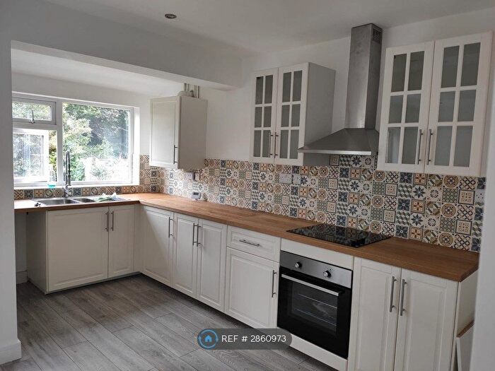 3 Bedroom Semi Detached House To Rent In Ashcroft Avenue, Salford, M6