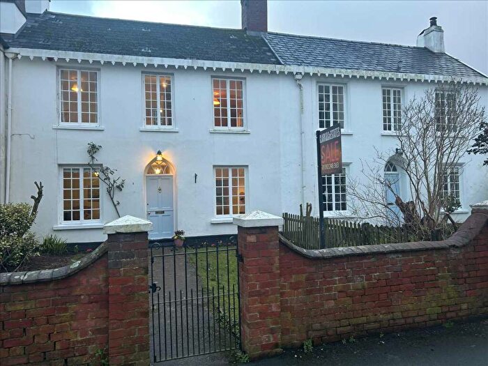 2 Bedroom Terraced House For Sale In Victoria Road, Topsham, EX3