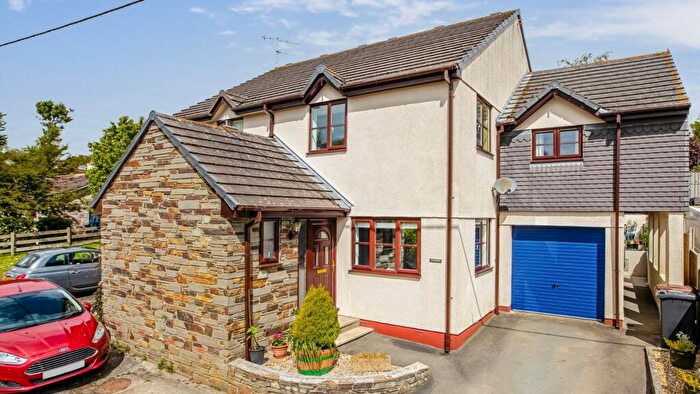 4 Bedroom Semi-Detached House For Sale In The Drive, Holbeton, PL8