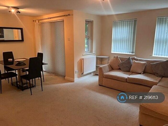 2 Bedroom Flat To Rent In Redcot, Bolton, BL1