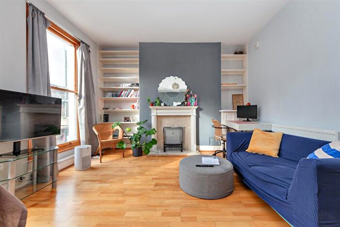 2 Bedroom Apartment To Rent In Chalk Farm Road, London, NW1