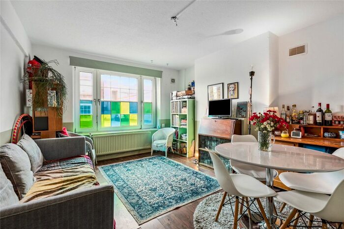 3 Bedroom Flat To Rent In Peckwater Street, London, NW5