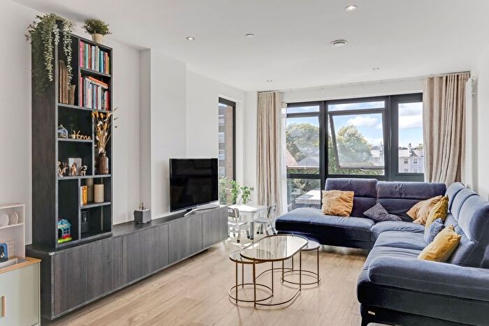 2 Bedroom Flat For Sale In Centric Close, Camden, London, NW1