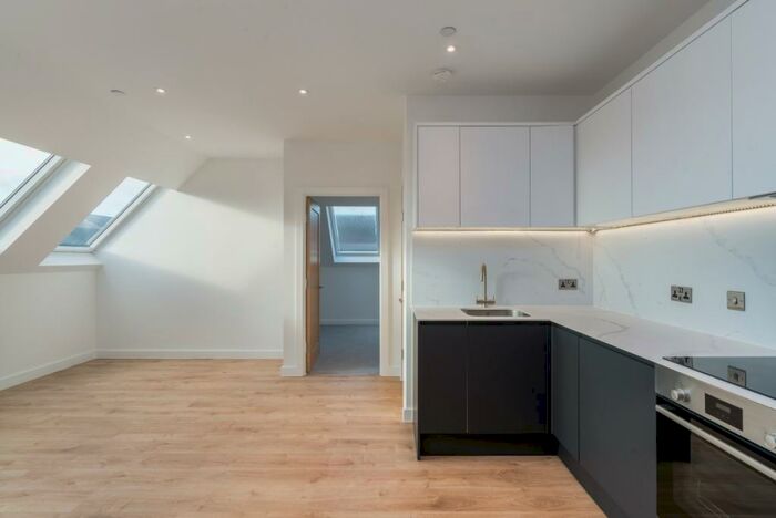 1 Bedroom Apartment To Rent In Station Road Redhill, RH1