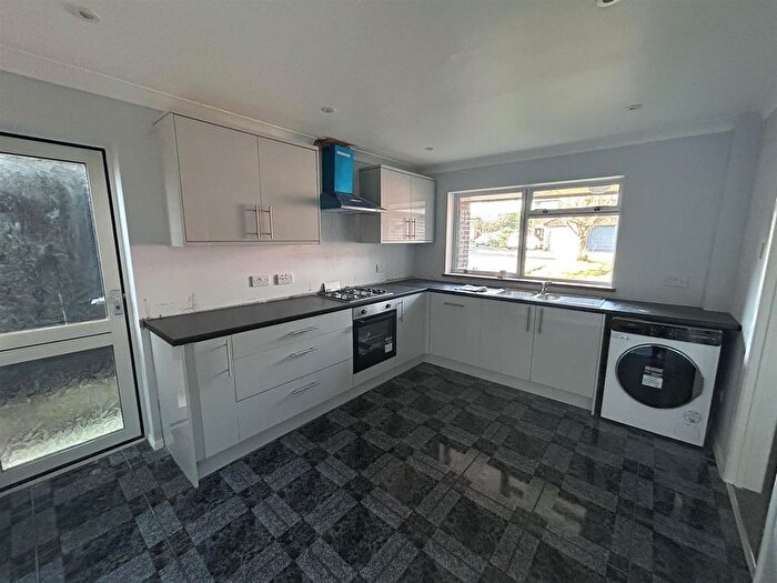 3 Bedroom Semi-Detached House To Rent In Aintree Close, Gravesend, DA12