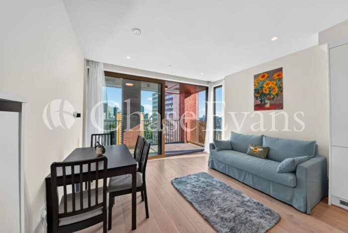 2 Bedroom Flat To Rent In The Arc, City Road, Old Street, London, EC1V