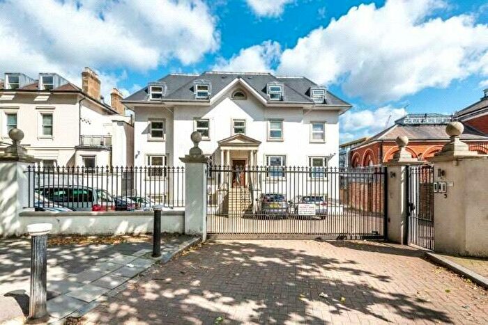 2 Bedroom Apartment To Rent In High Street, London, N8