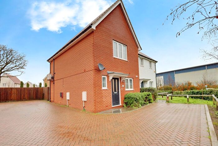 2 Bedroom Semi Detached House For Sale In Gardiners Close, Basildon, SS14