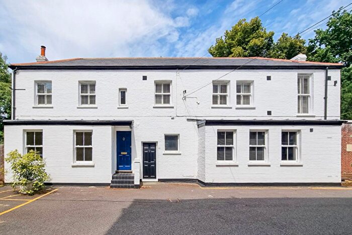 2 Bedroom Flat For Sale In Cambridge Park, Twickenham, TW1