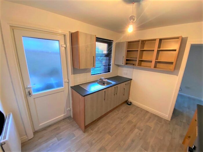 3 Bedroom Semi-Detached House To Rent In Grosvenor Street, Blackpool FY1