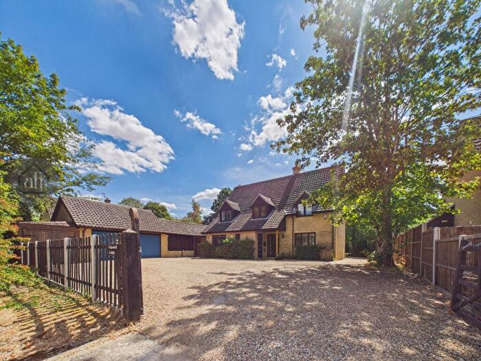 4 Bedroom Detached House For Sale In The Green, Woolpit, IP30