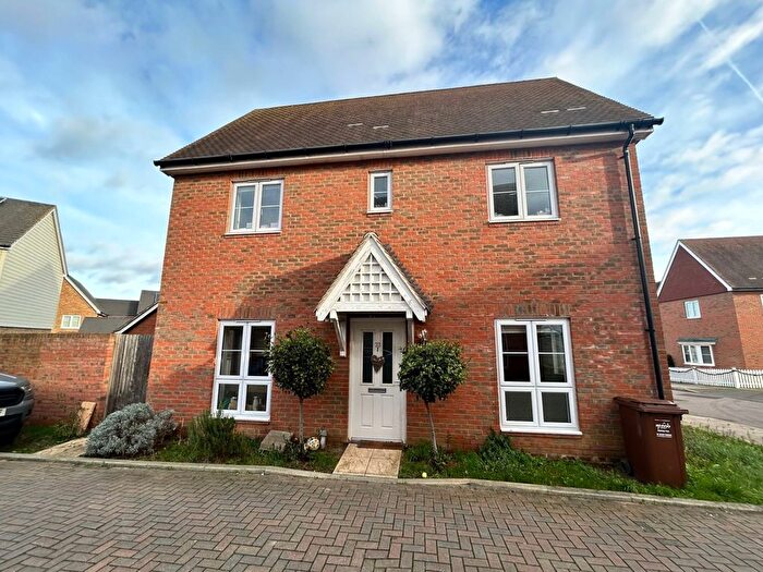 3 Bedroom End Of Terrace House To Rent In Flora Way, Hoo, ME3