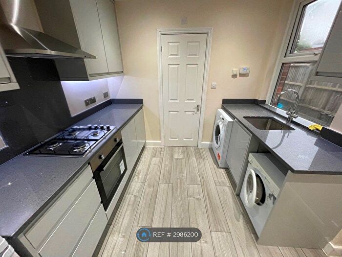 1 Bedroom Flat To Rent In St. Georges Road, Reading, RG30