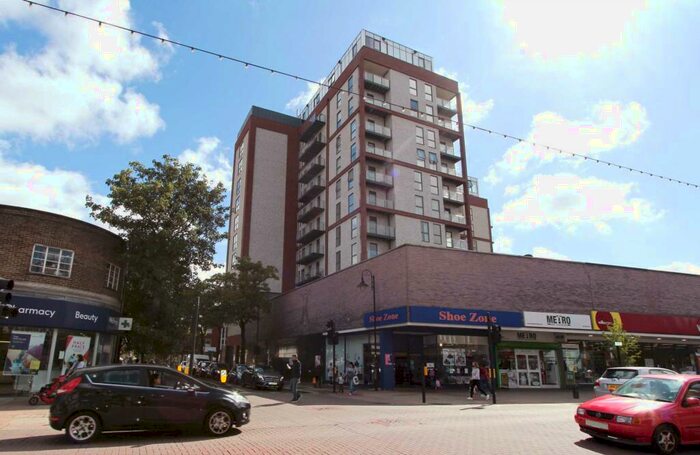 3 Bedroom Flat To Rent In Blagdon Road, New Malden, KT3