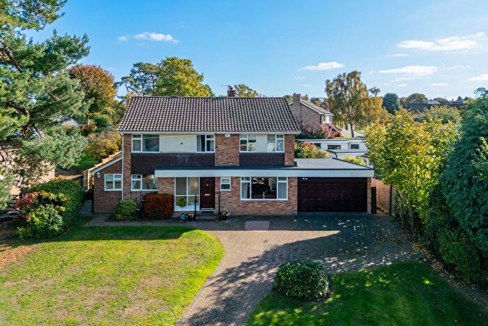5 Bedroom Detached House For Sale In Keswick Road, Fetcham, Leatherhead, Surrey, KT22