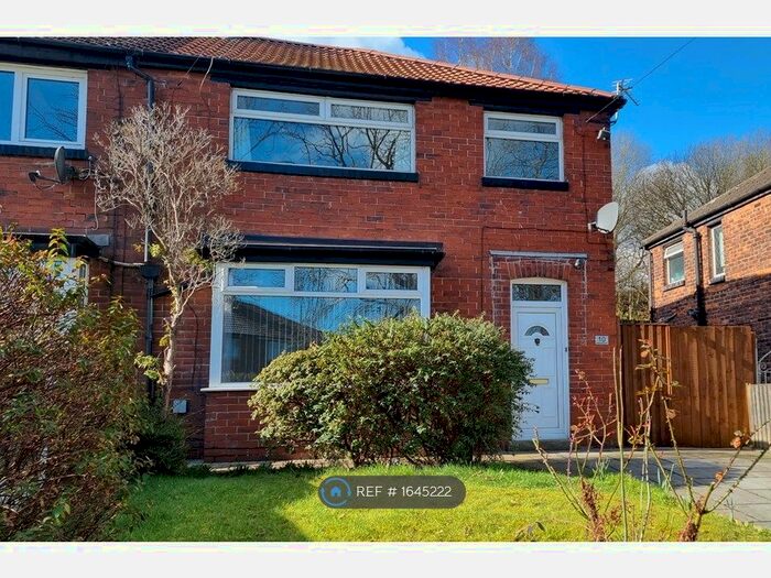 3 Bedroom Semi-Detached House To Rent In Balmoral Avenue, Manchester, M45