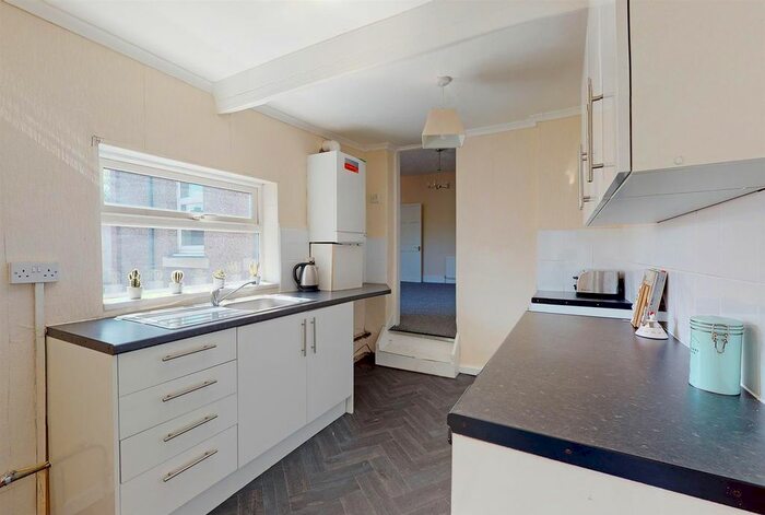 3 Bedroom Flat To Rent In Stuart Terrace, Gateshead, NE10