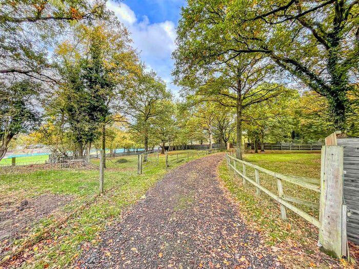 2 Bedroom Detached Bungalow For Sale In Cavendish Road, Hockley, SS5