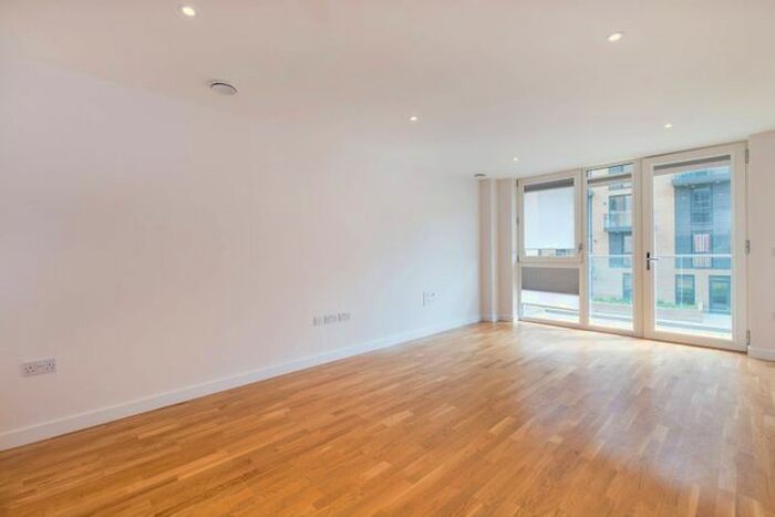 1 Bedroom Flat To Rent In Baltic Avenue, Brentford, TW8