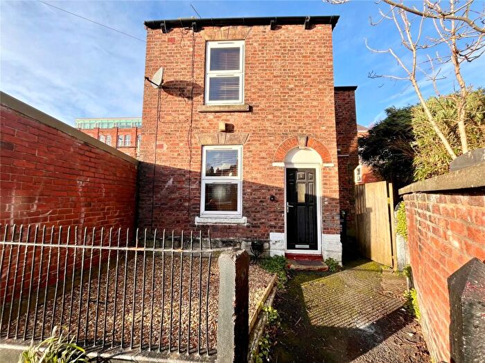 1 Bedroom Detached House For Sale In Broderick Street, Macclesfield, Cheshire, SK11