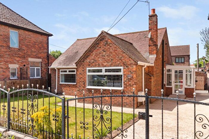 2 Bedroom Bungalow For Sale In Station Road, Hibaldstow, DN20