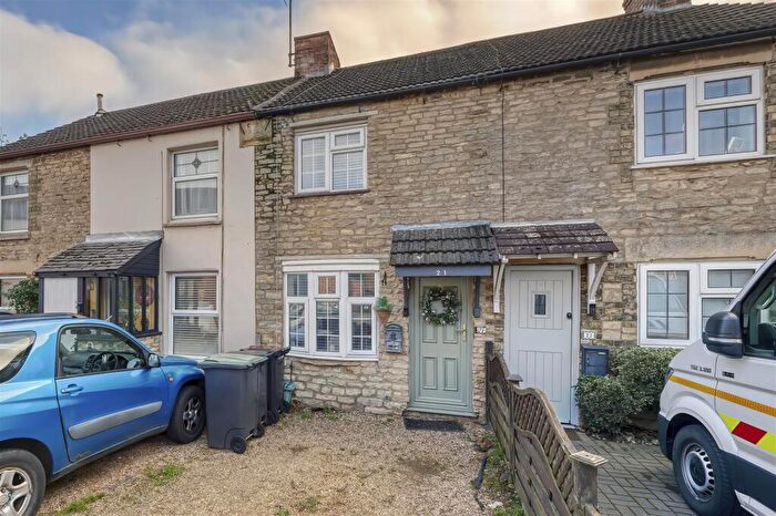 2 Bedroom Terraced House For Sale In College Street, Irthlingborough, NN9