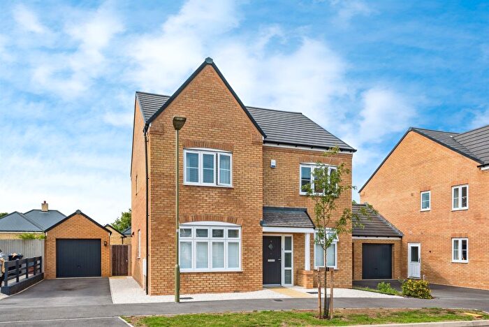 4 Bedroom Detached House For Sale In Abraham Way, Minster Lovell, Witney, OX29