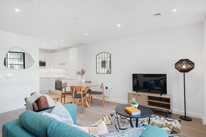 1 Bedroom Apartment To Rent In Sherlock Quarter, B5