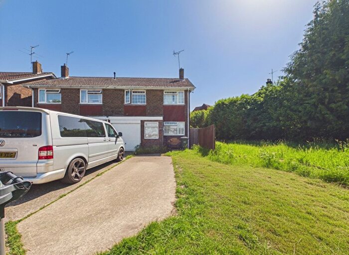 4 Bedroom Semi Detached House To Rent In Estridge Close, Bursledon, Southampton, SO31