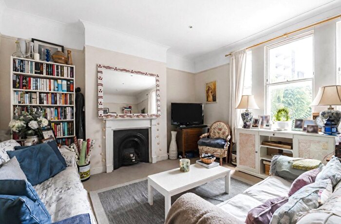 2 Bedroom Flat To Rent In Upper Richmond Road, Putney, SW15