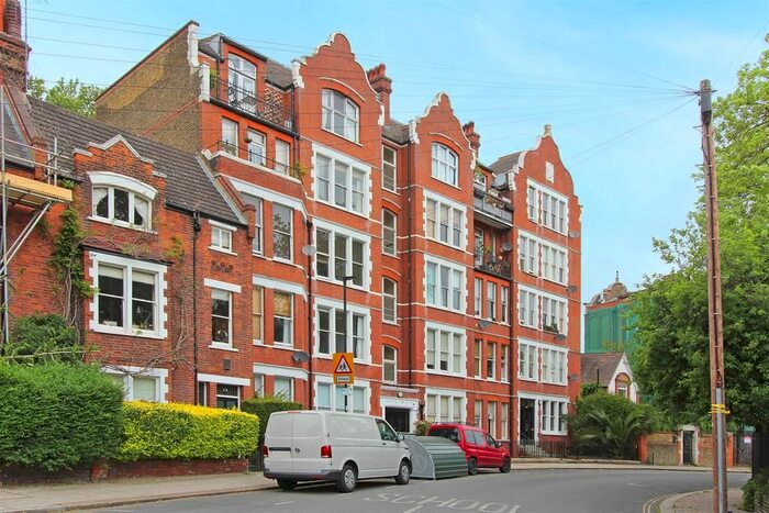 1 Bedroom Flat To Rent In Cormont Road, London, SE5