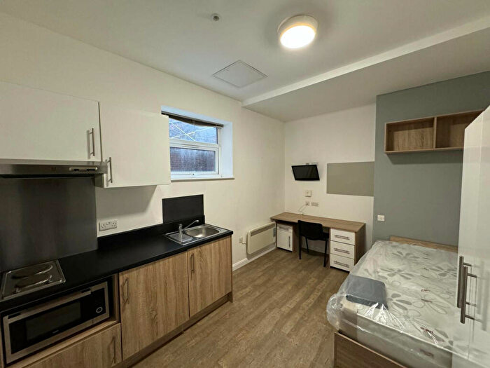 Studio To Rent In Alexandra House, Castlegate, Sheffield, South Yorkshire, S3