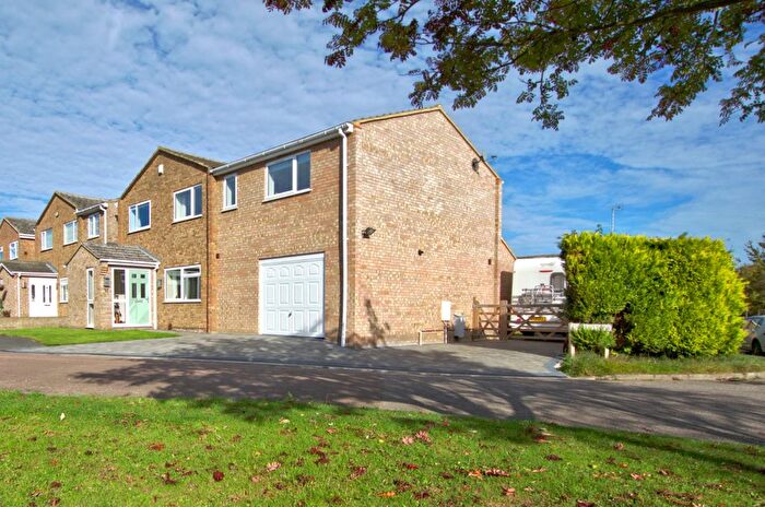 5 Bedroom Detached House For Sale In The Rustons, Duxford, Cambridge, CB22