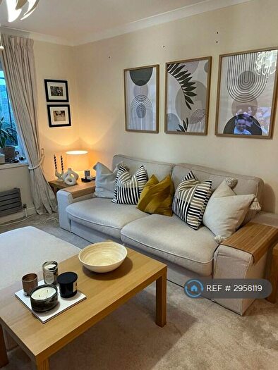 2 Bedroom Flat To Rent In Bunning Way, London, N7