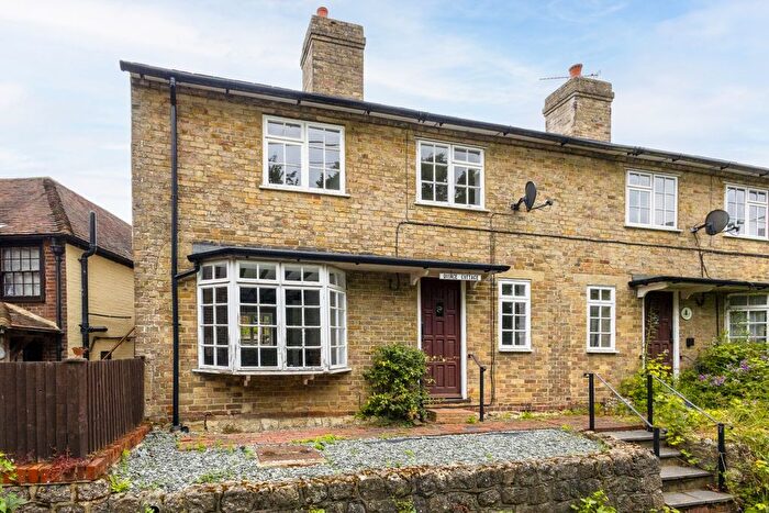 3 Bedroom Semi-Detached House For Sale In Lenham Heath Road, Sandway, Maidstone, ME17