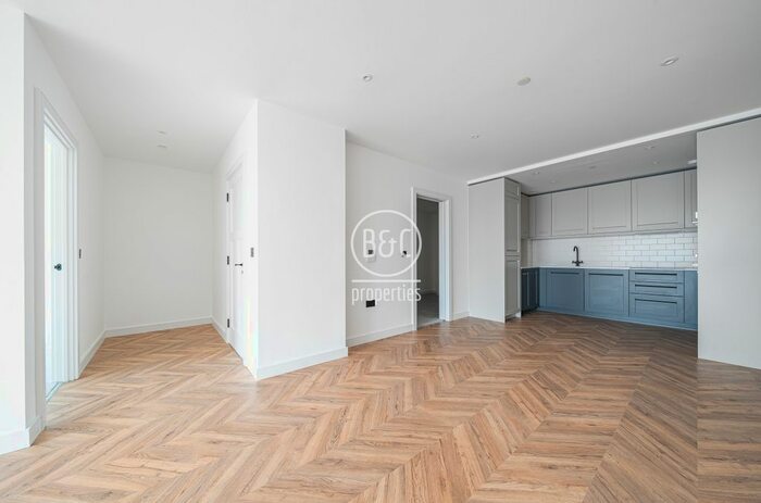 3 Bedroom Flat To Rent In Tryon House, Brook Street, Kingston Upon Thames, KT1