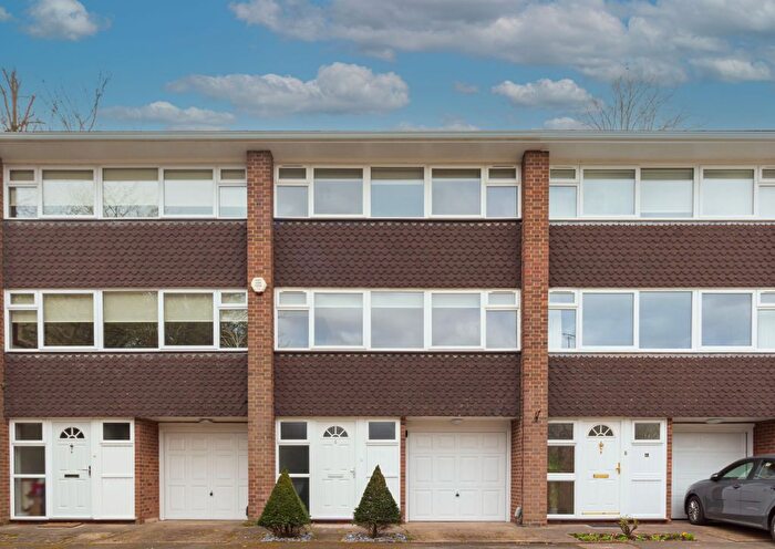 3 Bedroom Terraced House For Sale In Old Rectory Close, Harpenden, AL5