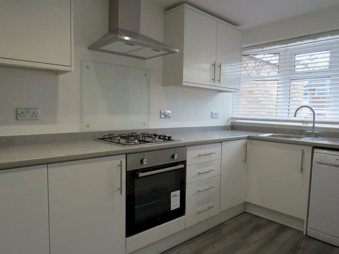 3 Bedroom Semi-Detached House To Rent In Exmoor Drive, Leamington Spa, CV32