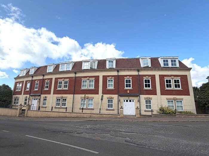 2 Bedroom Flat For Sale In Cranford Hill House, Exmouth, EX8