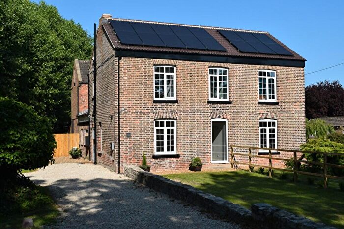 3 Bedroom Semi-Detached House To Rent In Selby Road, LS25
