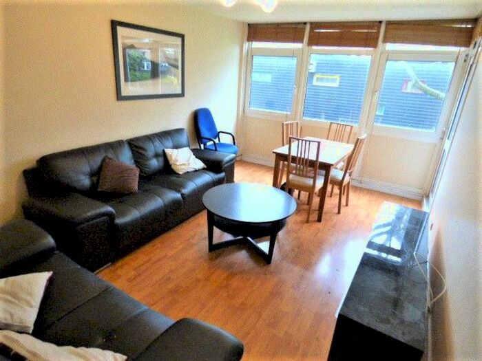 3 Bedroom Flat To Rent In Pelter Street, London, E2