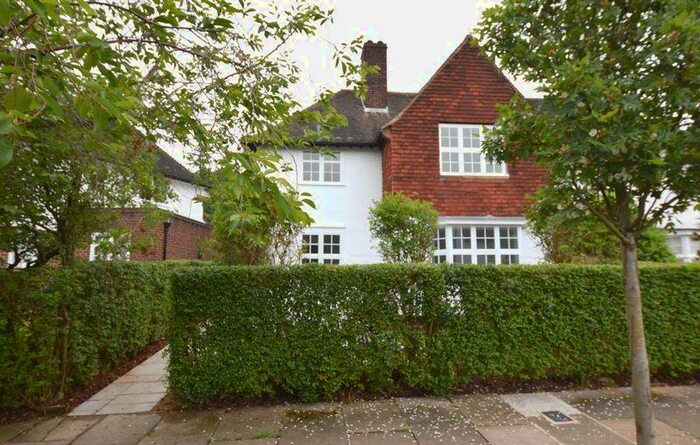 3 Bedroom Cottage To Rent In Brookland Rise, Hampstead Garden Suburb, NW11