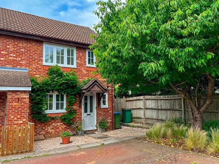 3 Bedroom End Of Terrace House For Sale In Weldon Drive, West Molesey, KT8