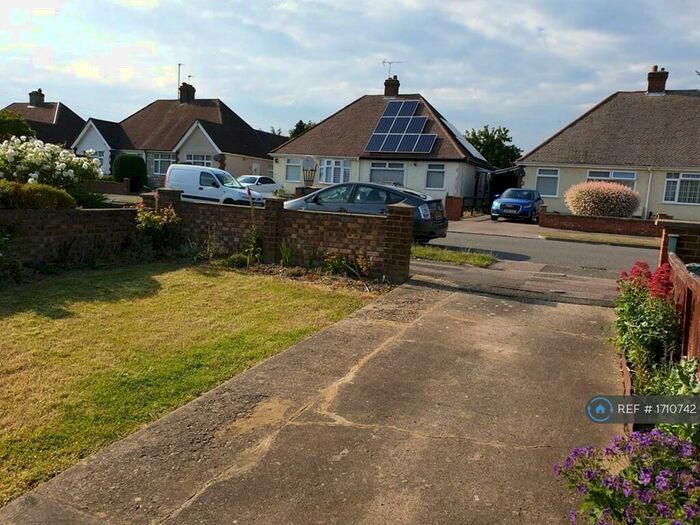 2 Bedroom Bungalow To Rent In Chantry Avenue, Kempston, Bedford, MK42