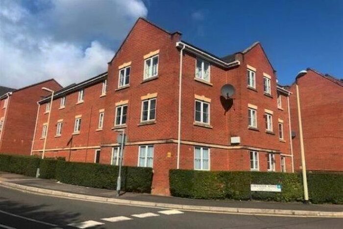 2 Bedroom Flat To Rent In Kinnerton Way, Exeter, EX4