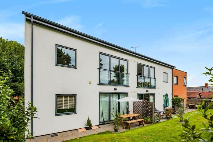 2 Bedroom Apartment To Rent In Lime Court, Henley-on-thames, RG9