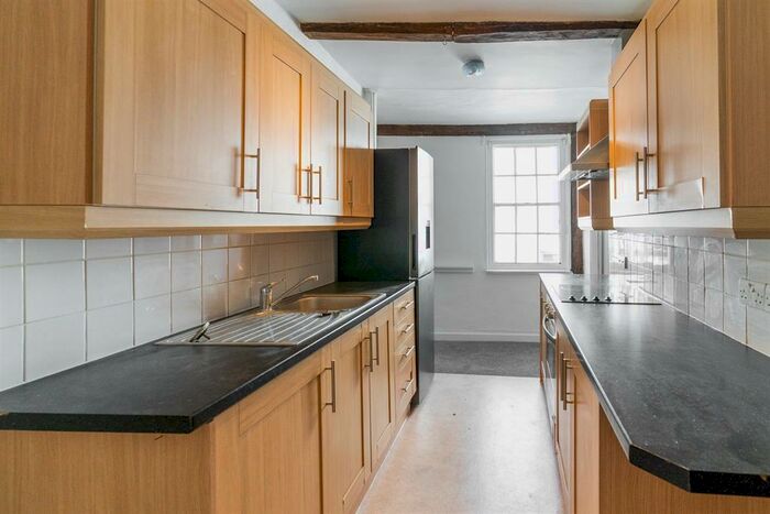3 Bedroom Flat To Rent In High Street, Dunmow, Essex, CM6